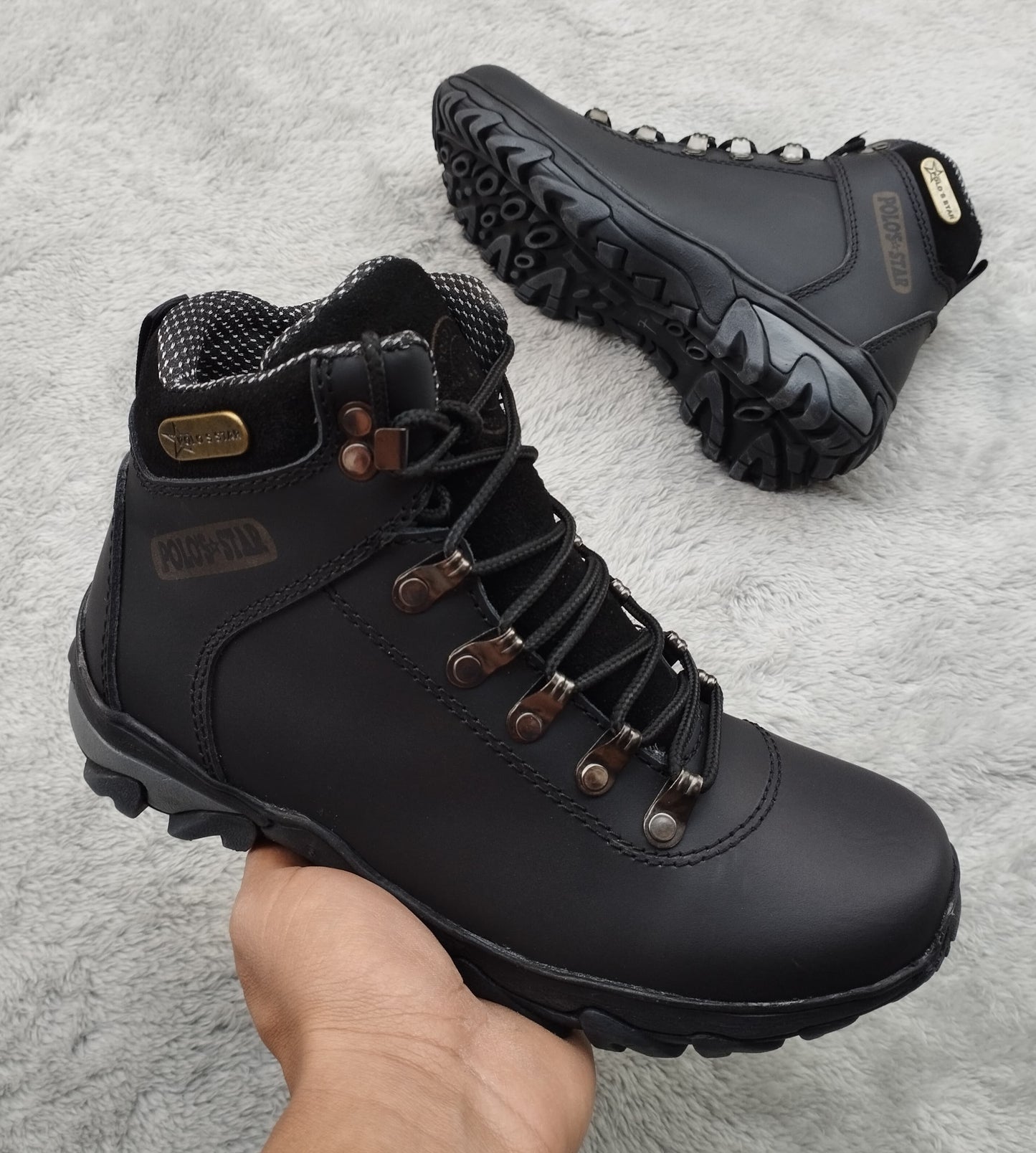 bota 08 negra cuero Carazzi23