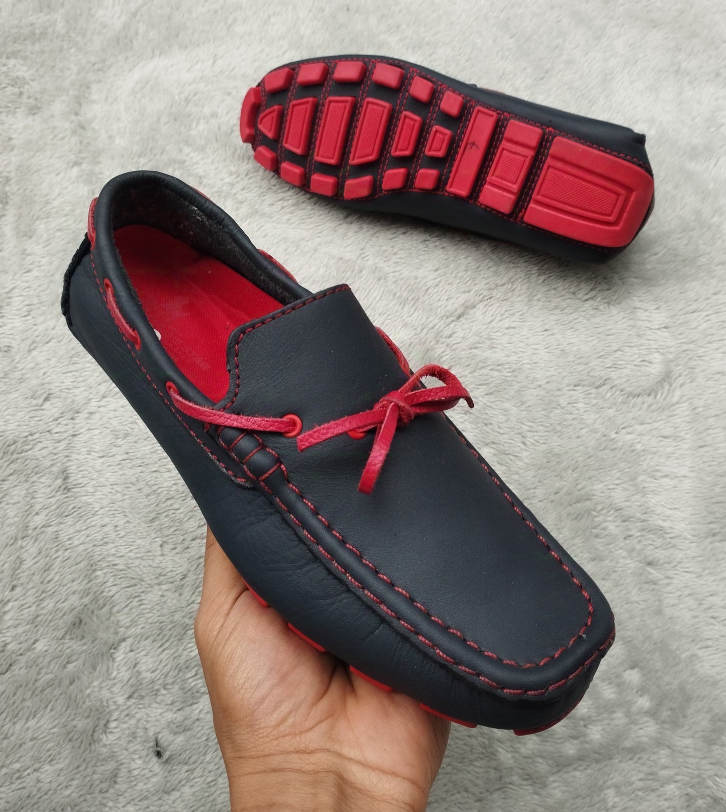 mocasin 208 azul oscuro x rojo cuero Carazzi23