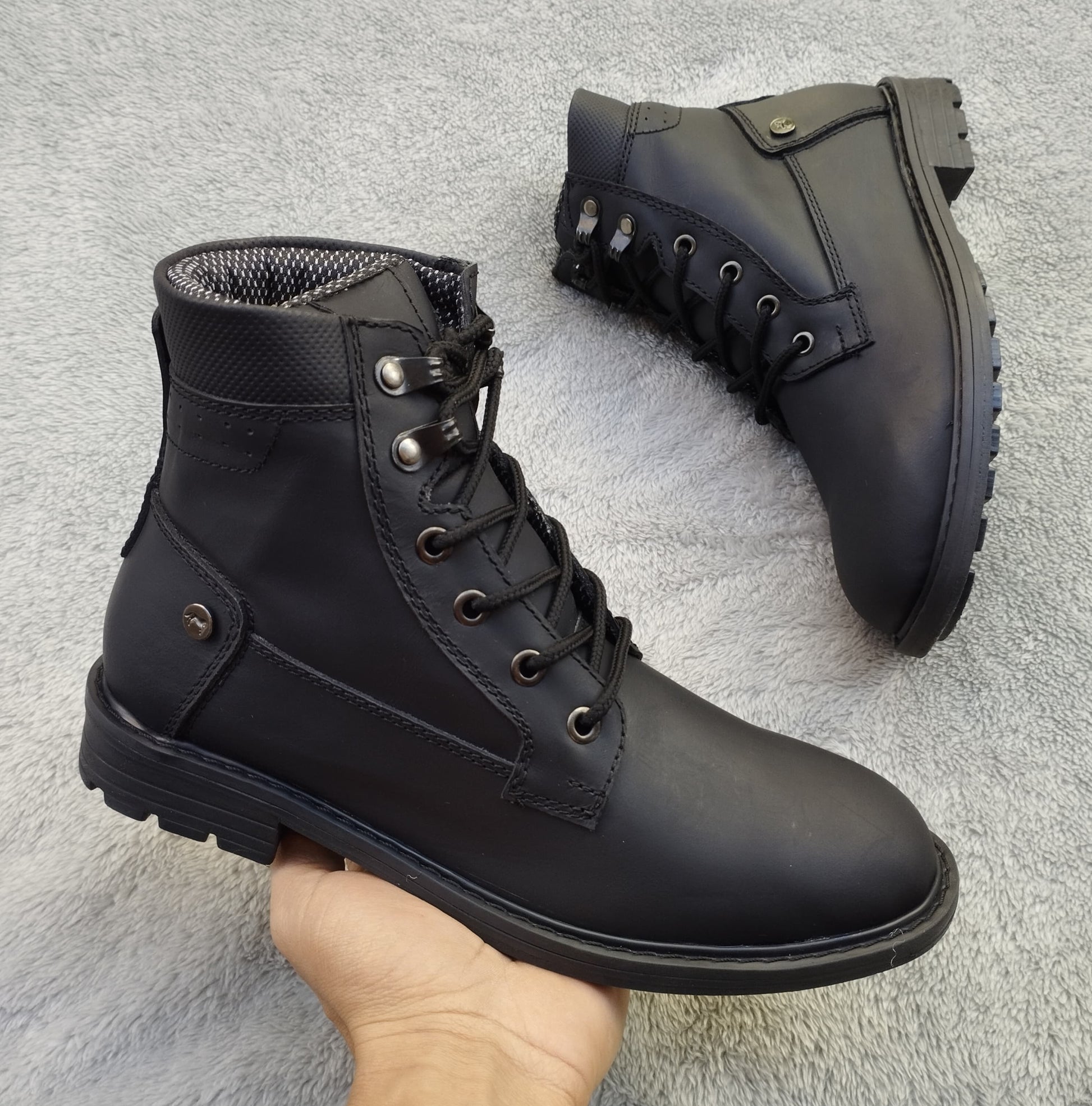 botin 05 negro cuero Carazzi23