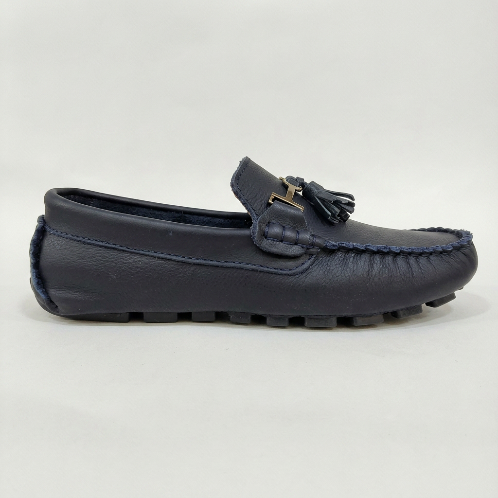 Mocasín de cuero azul con moño