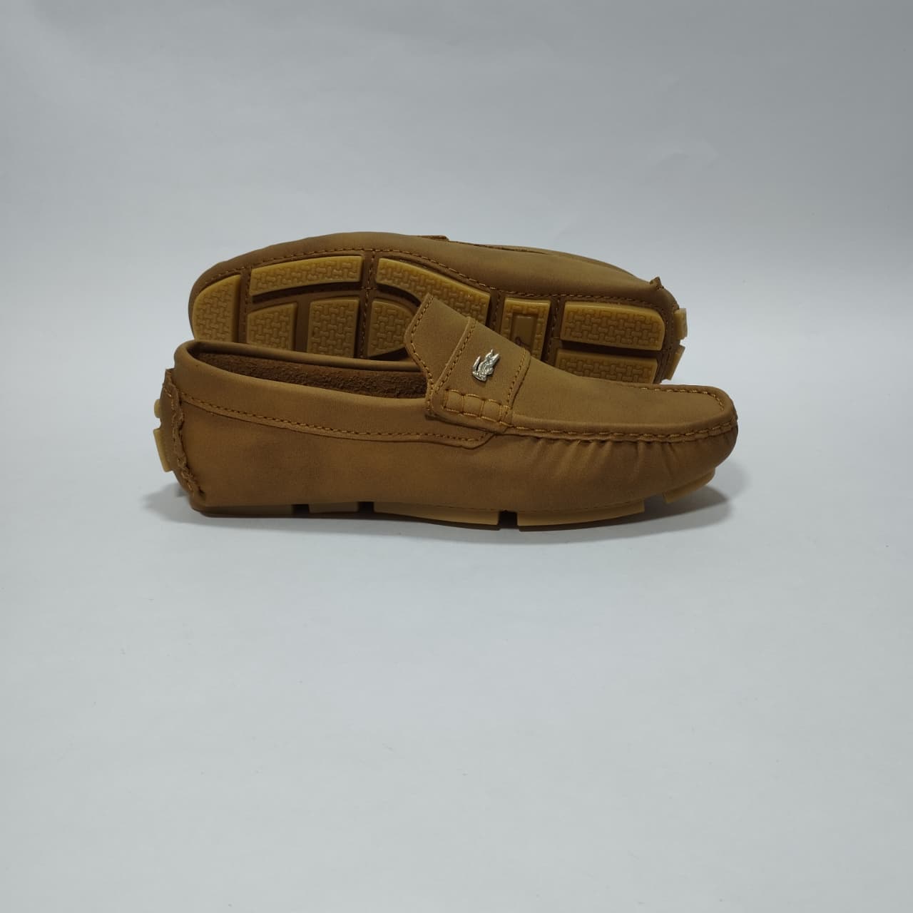 Mocasín miel liso (213), vista lateral