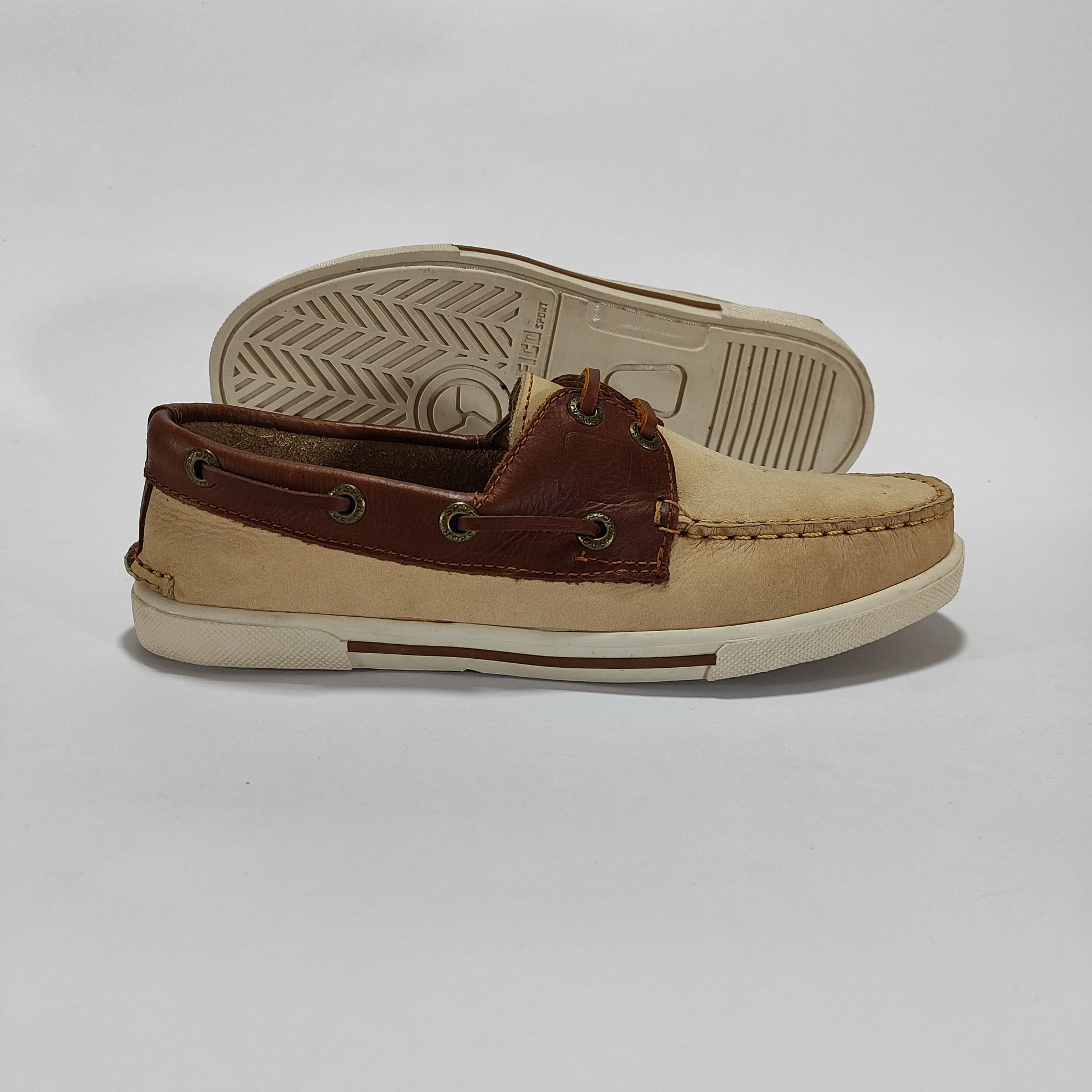 Apaches náuticos arena con suela blanca ranurada, vista posterior/lateral