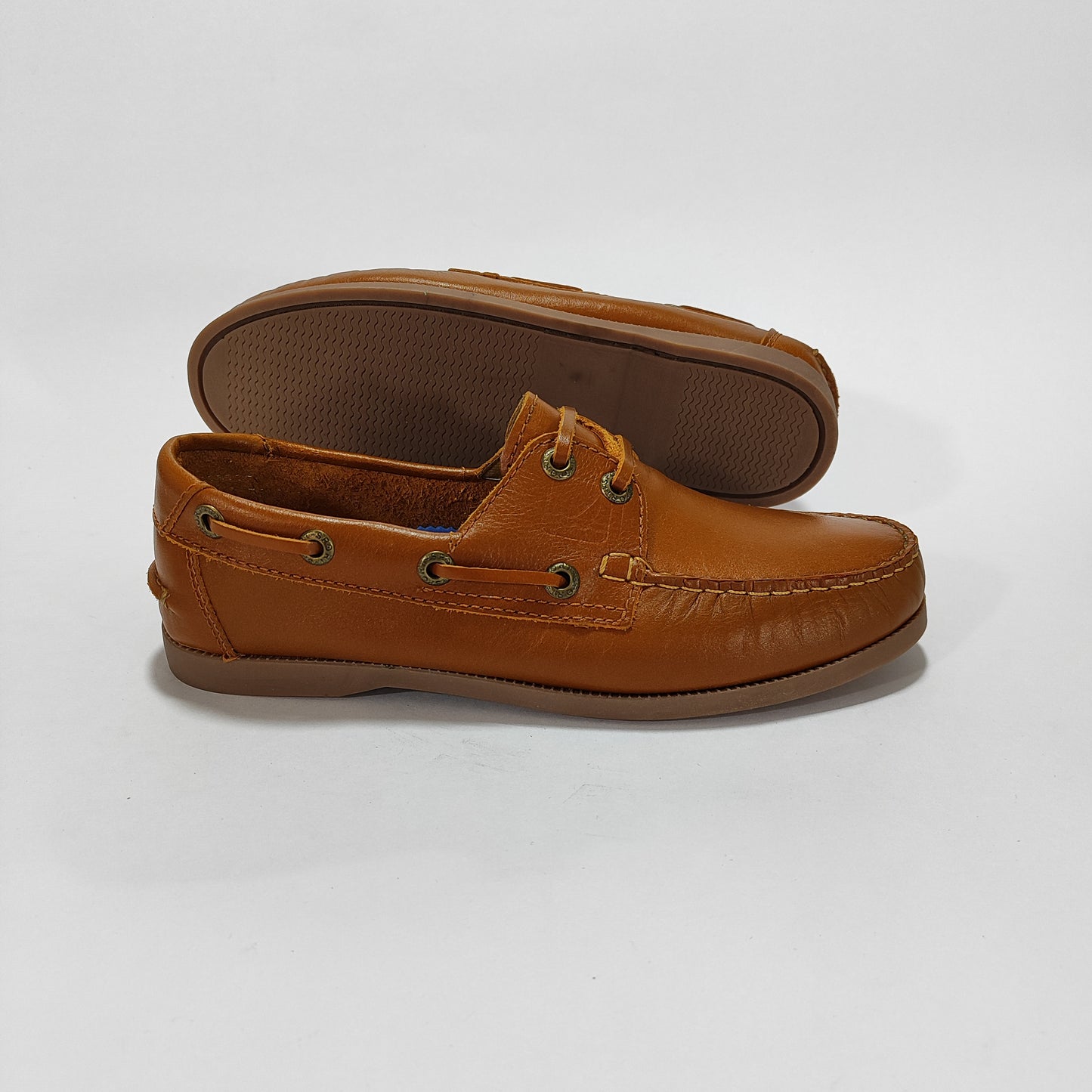 Apaches náuticos cuero miel, vista posterior/lateral