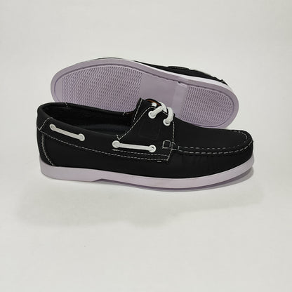 Apache negro con suela clara y detalles blancos visto desde atrás y el costado