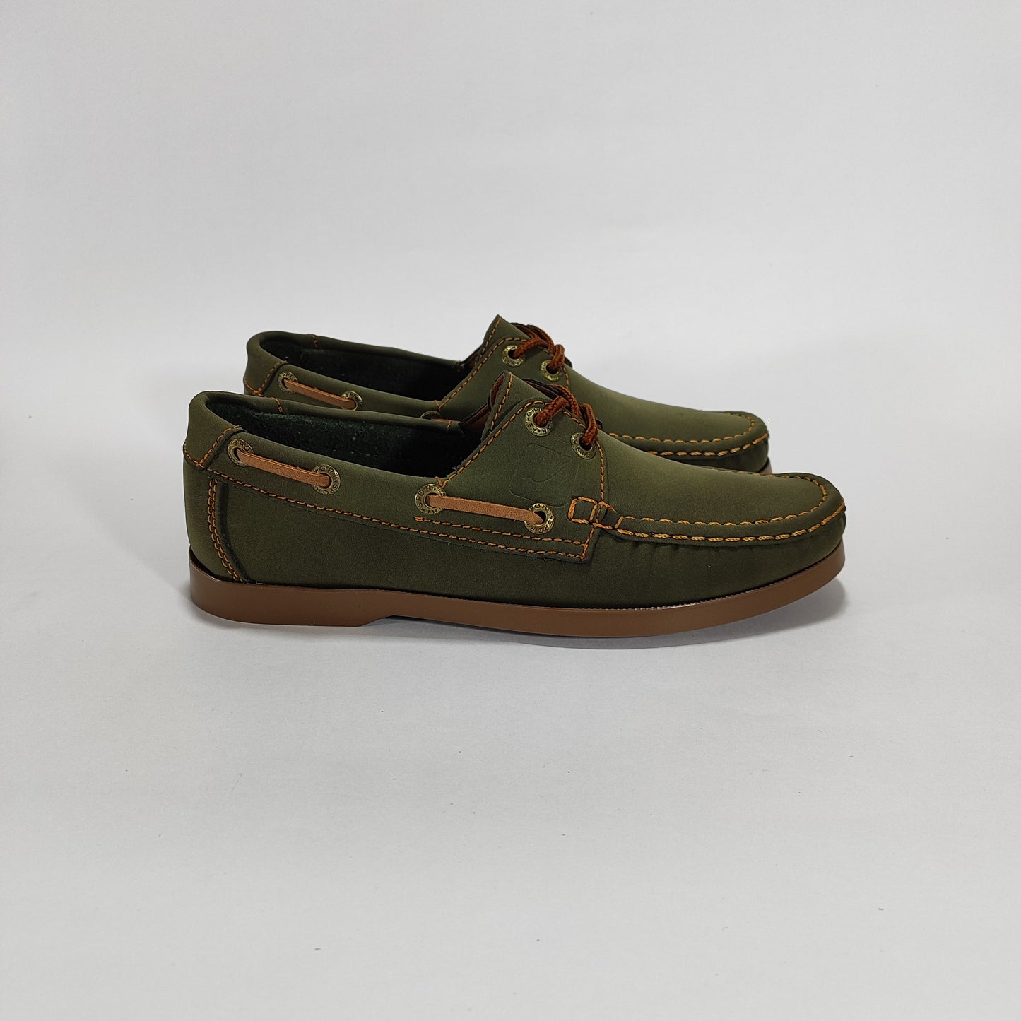Apache verde oliva con cordones miel, vista lateral
