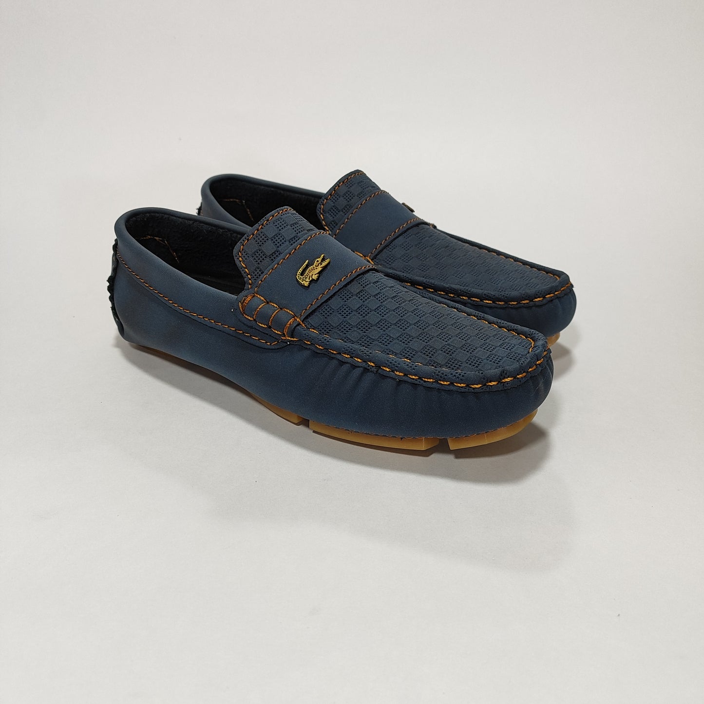 Mocasín azul (213 Rep), vista tres cuartos