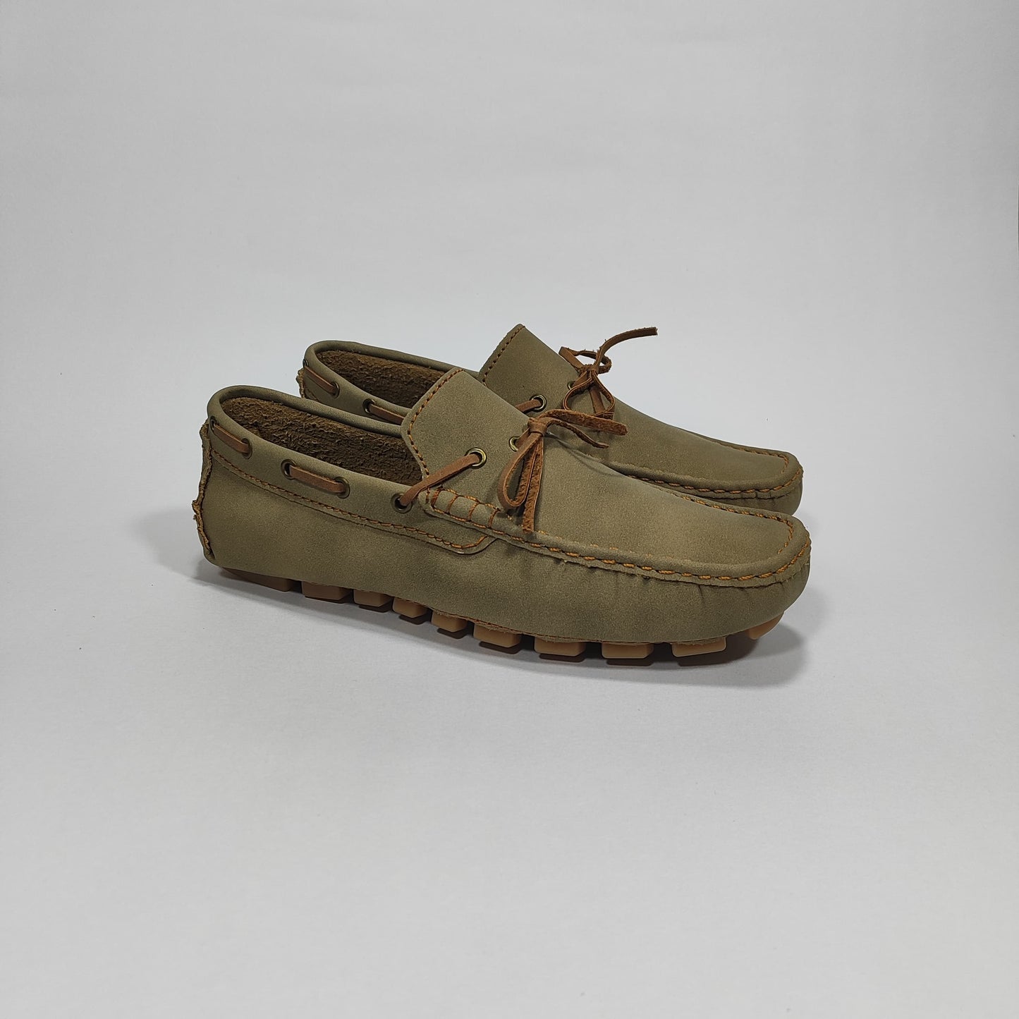 Mocasín Arena Con Cordones, vista tres cuartos