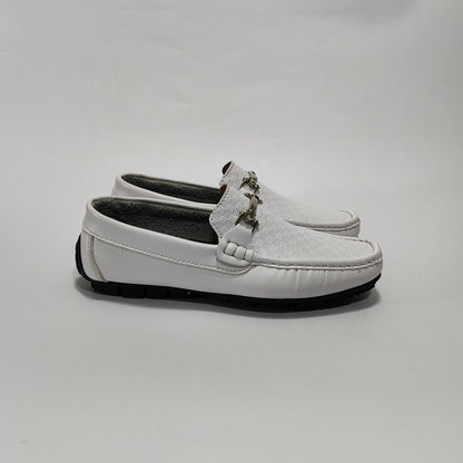 Mocasín Blanco Con Herraje Metálico, Vista Lateral