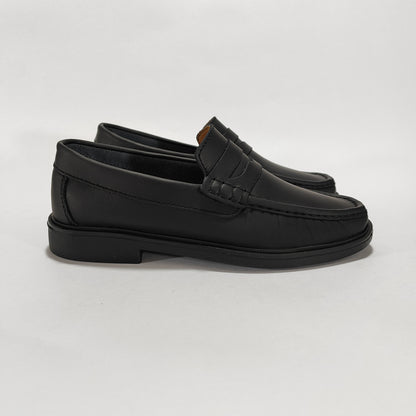 Mocasín cuero negro para hombre, vista lateral