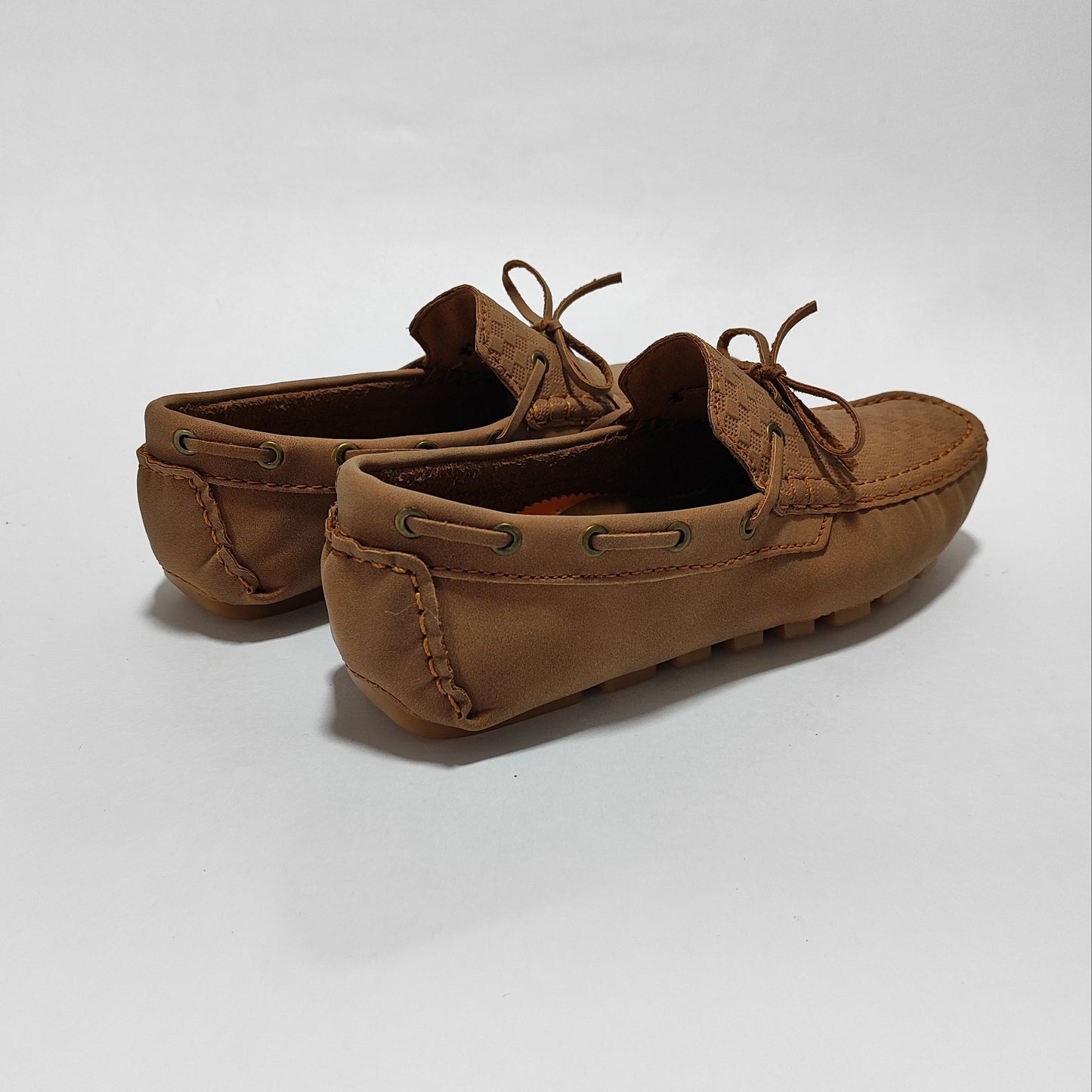 Mocasín miel con cordones decorativos, vista superior