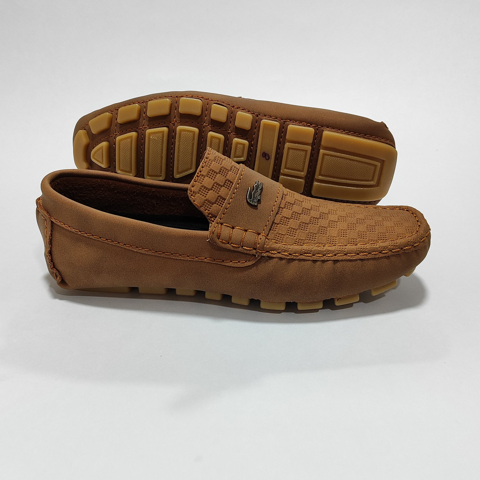 Mocasín miel con costuras visibles (213 Rep), vista posterior/lateral