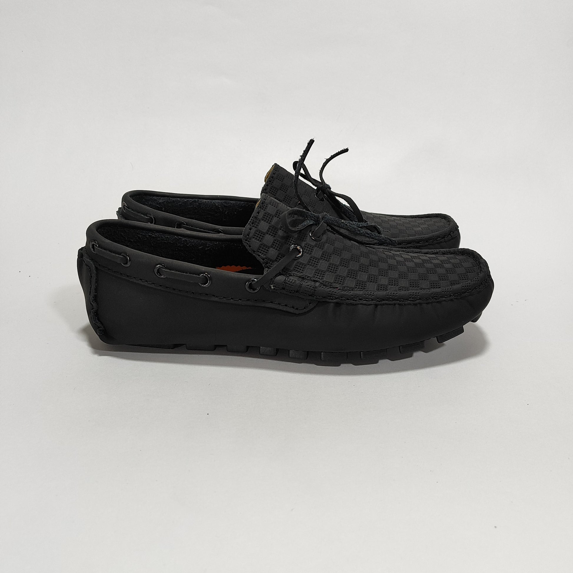 Mocasín negro (208 Rep), vista lateral