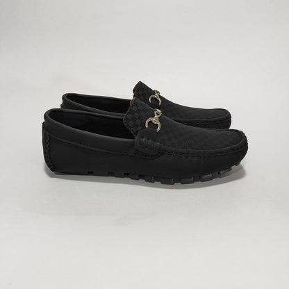 Mocasín Negro Con Herraje Metálico, Vista Lateral