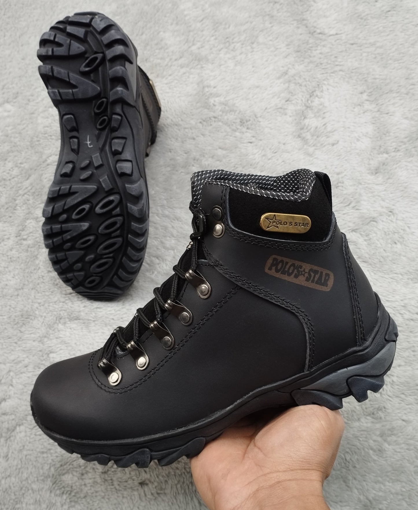 bota 08 negra cuero Carazzi23