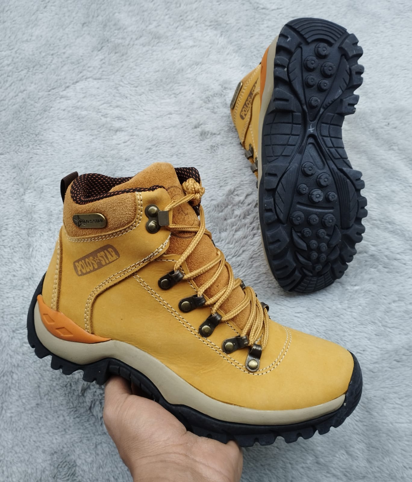 bota 08 oro cuero Carazzi23