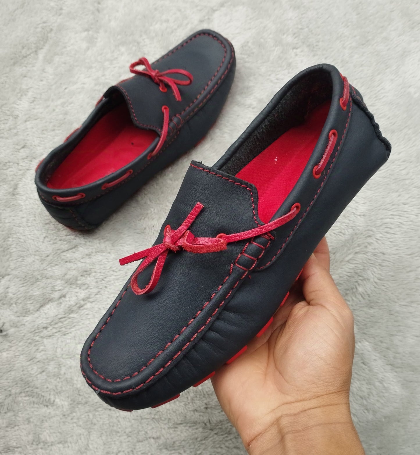 mocasin 208 azul oscuro x rojo cuero Carazzi23