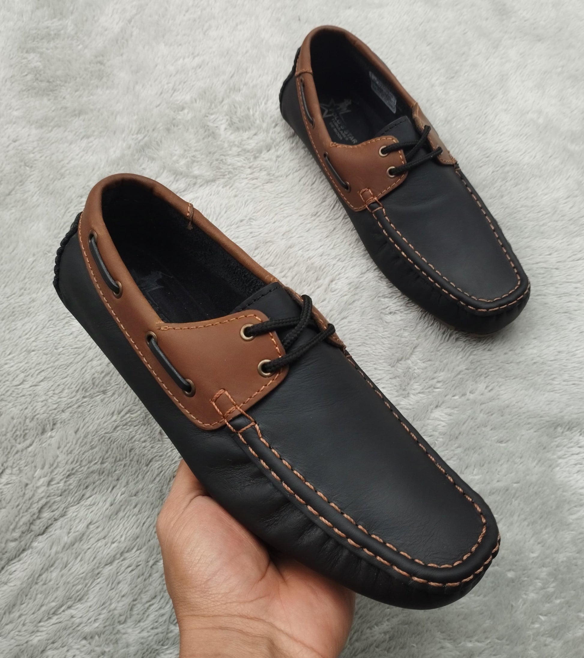 mocasin 224 negro x miel cuero Carazzi23