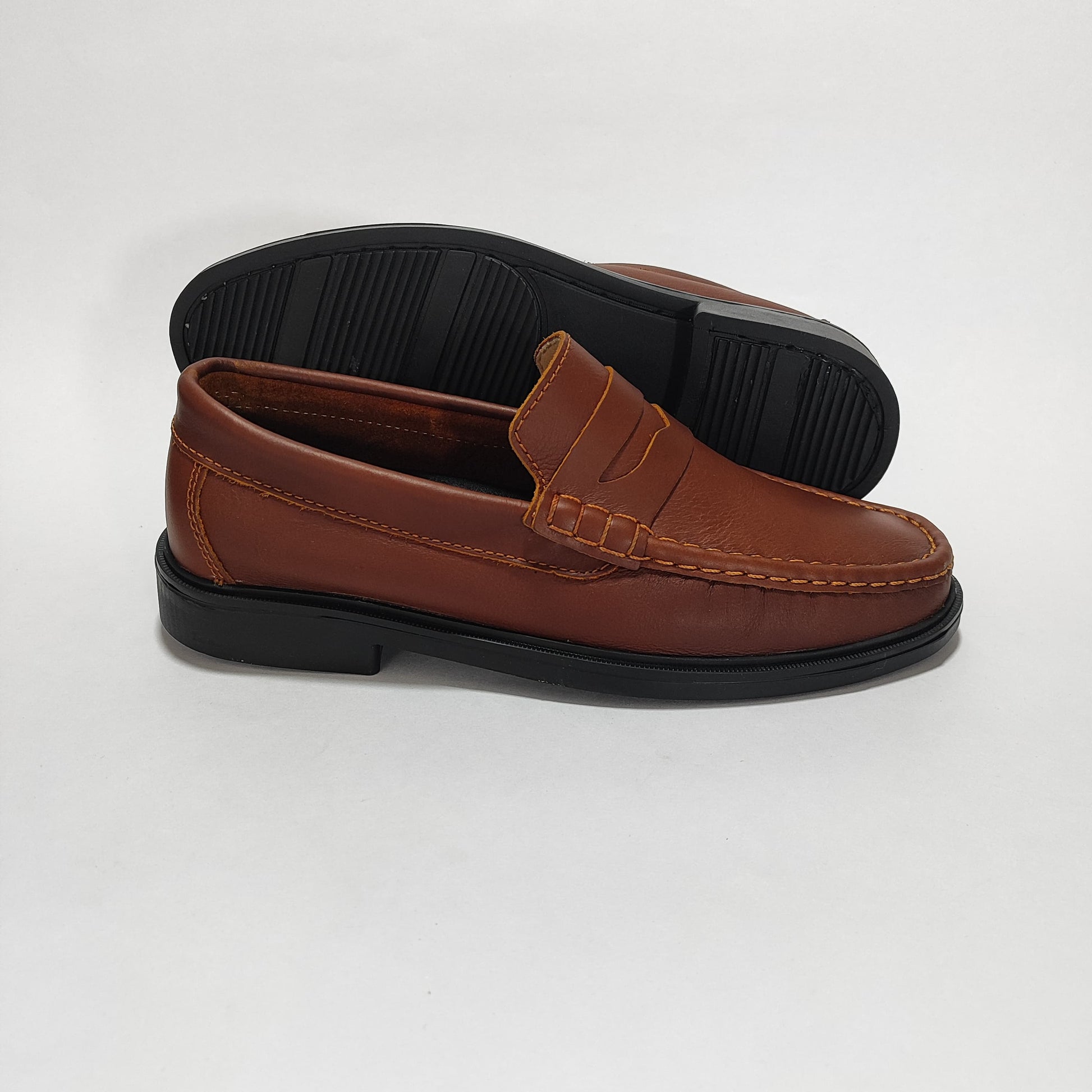 Mocasín cuero coñac para hombre, vista lateral