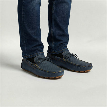 Mocasín Azul Repujado Con Cordones