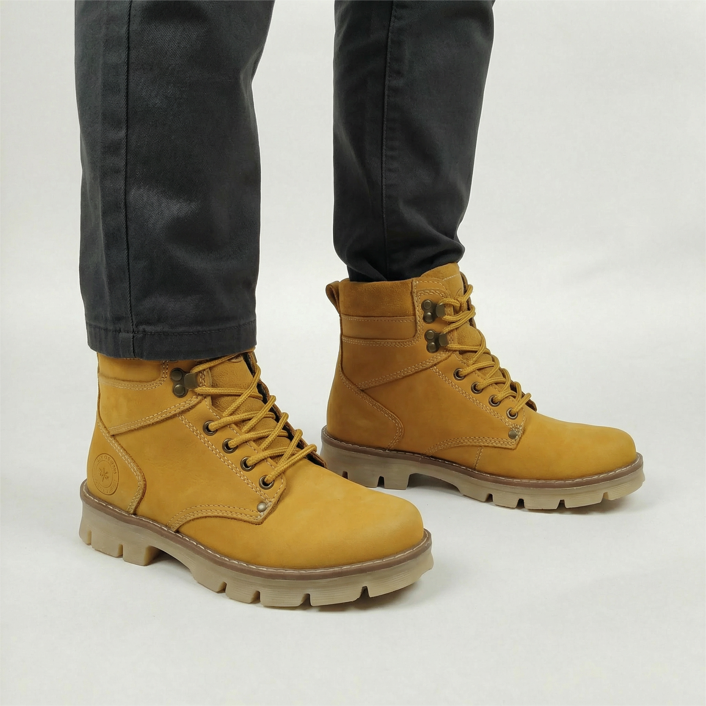 Bota 07 Oro Cuero